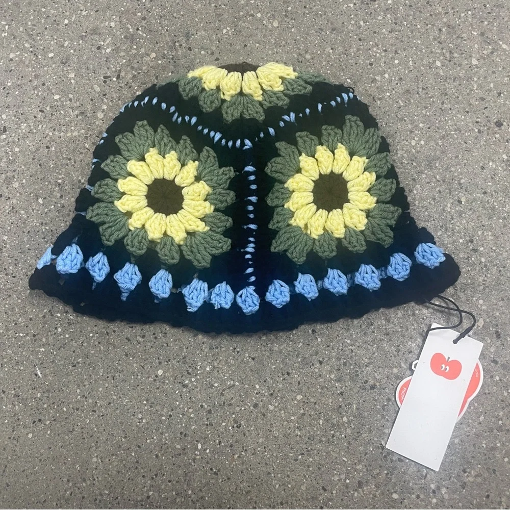 NWT Cider Crochet Sunflower Bucket Hat, stylish cap for looking cute! - Picture 4 of 14